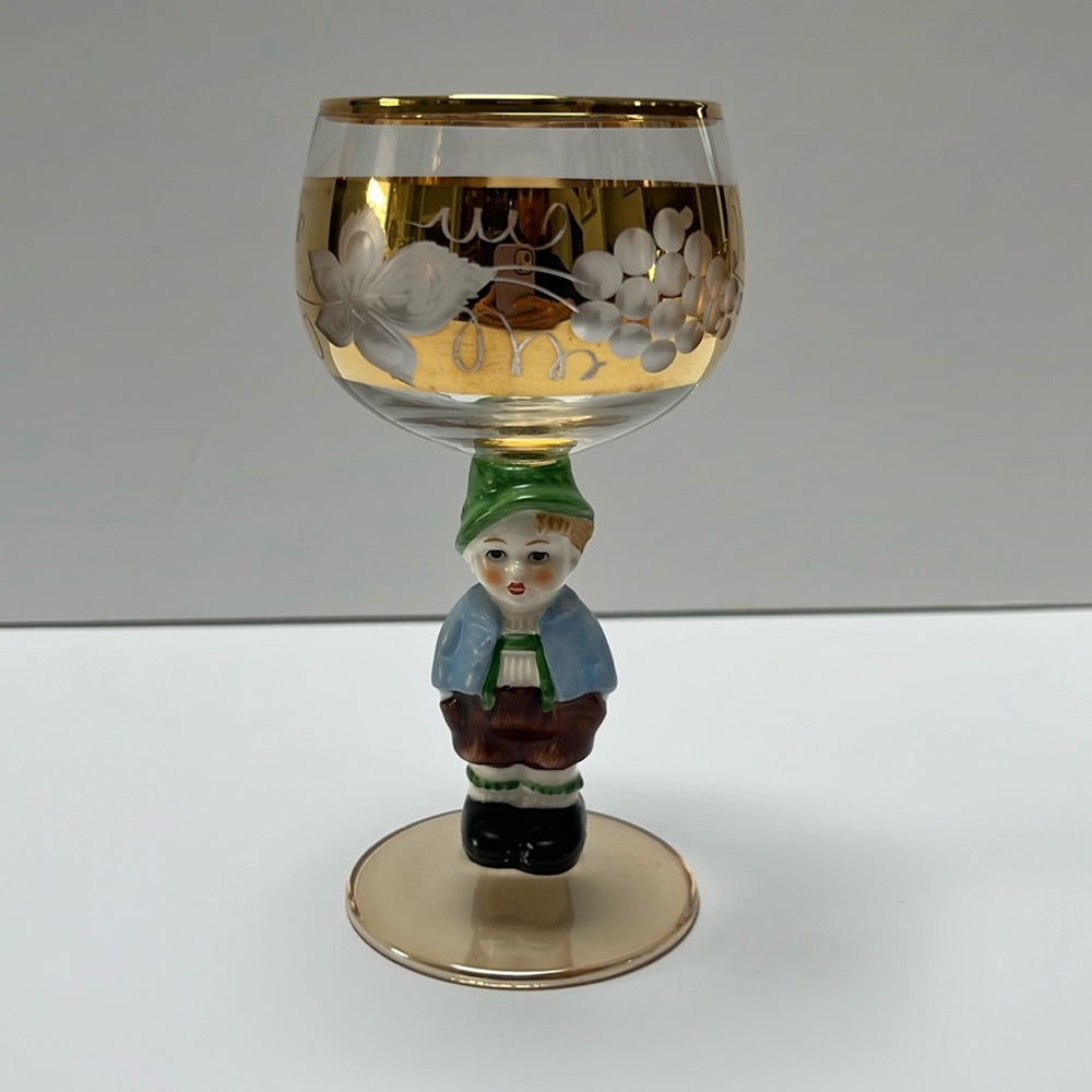Hummel Wine Glass